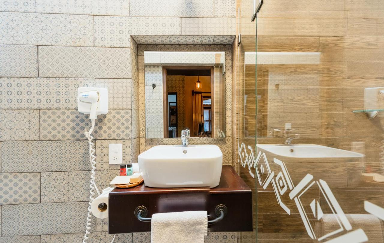 Yox Hotel Boutique San Cristóbal de Las Casas Exteriér fotografie Bathroom