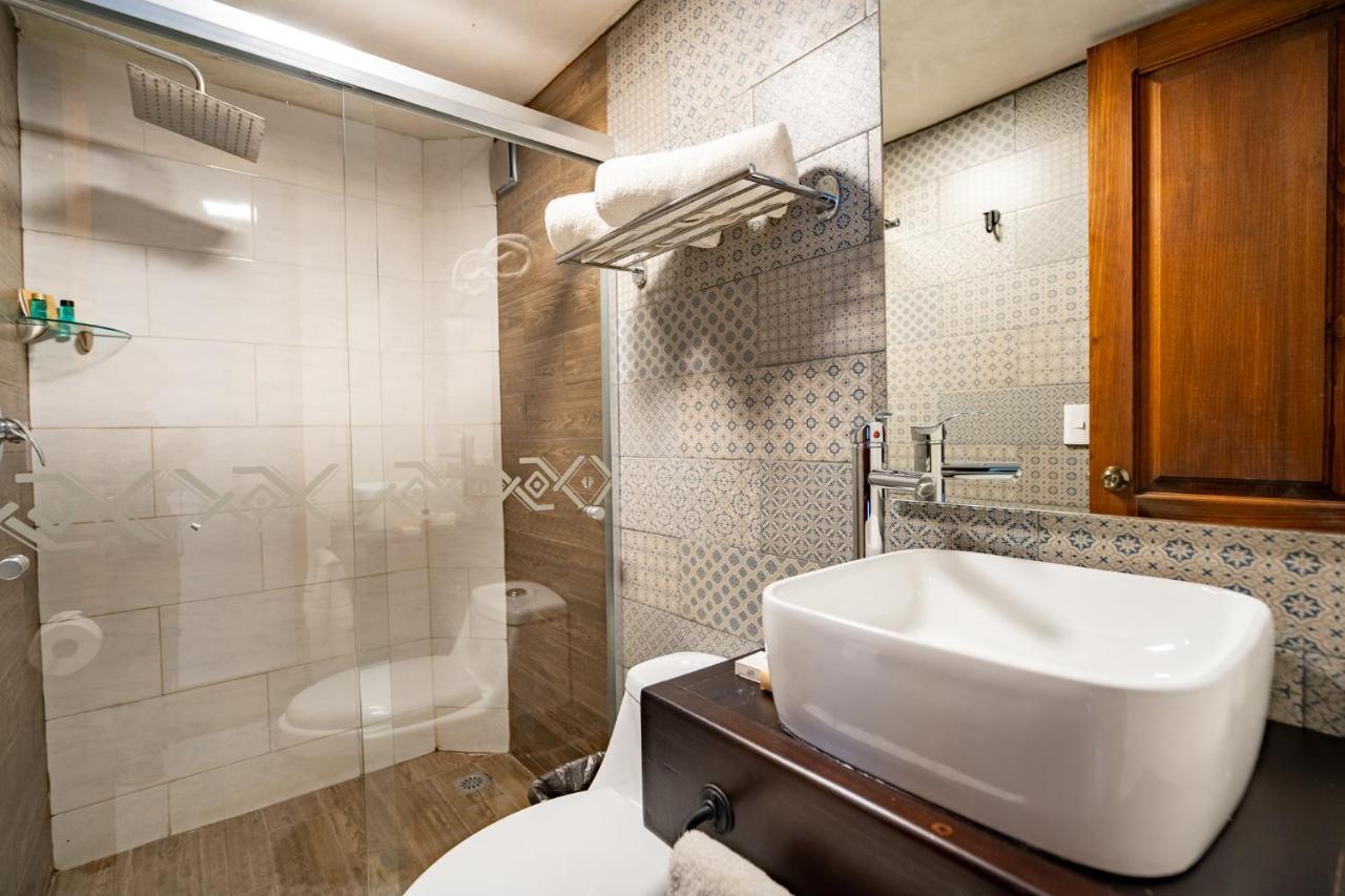 Yox Hotel Boutique San Cristóbal de Las Casas Exteriér fotografie Bathroom
